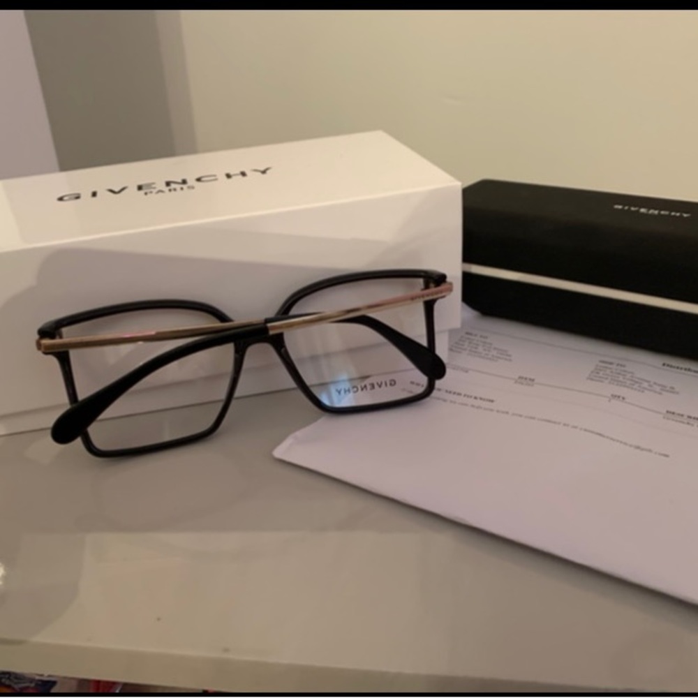Givenchy Frames no prescription. Brand new
